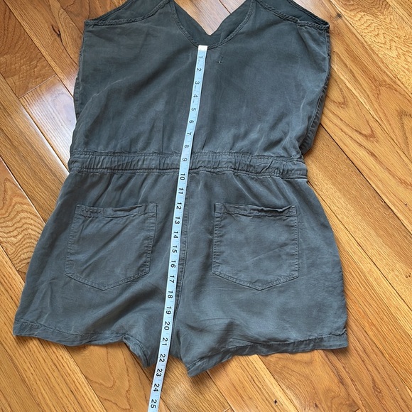 EUC BLANK NYC Romper Size M Olive - Picture 12 of 15